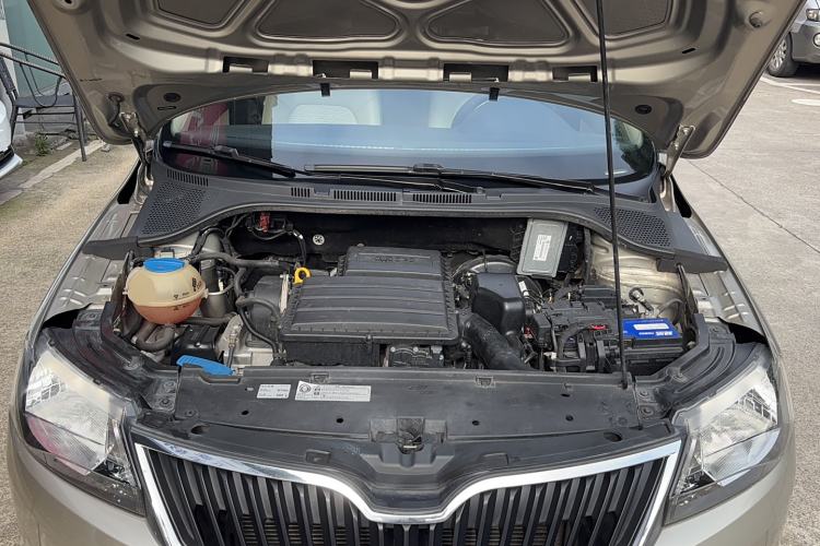 Used Skoda Rapid 2015 1.6L Automatic Smart Selection Model Engine Bay
