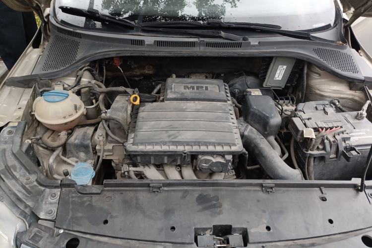 Used Skoda Rapid 2015 1.6L Automatic Enjoyment Selection Model Engine Bay