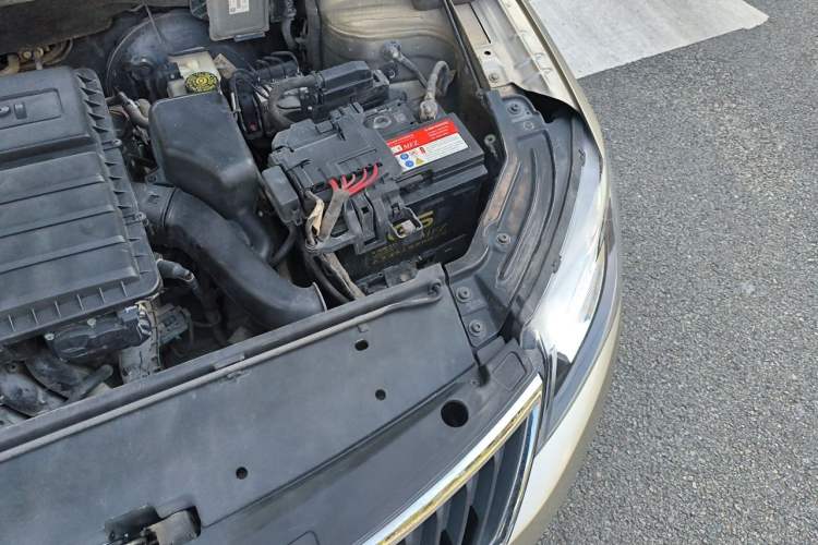 Used Skoda Rapid 2015 1.6L Automatic Smart Selection Model Engine Bay Left