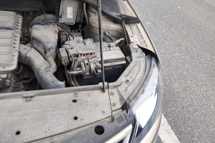 Used Skoda Rapid 2015 1.6L Manual Preferred Model Engine Bay Left