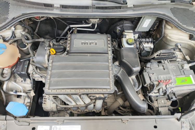 Used Skoda Rapid 2015 1.6L Automatic Smart Selection Model Engine Bay