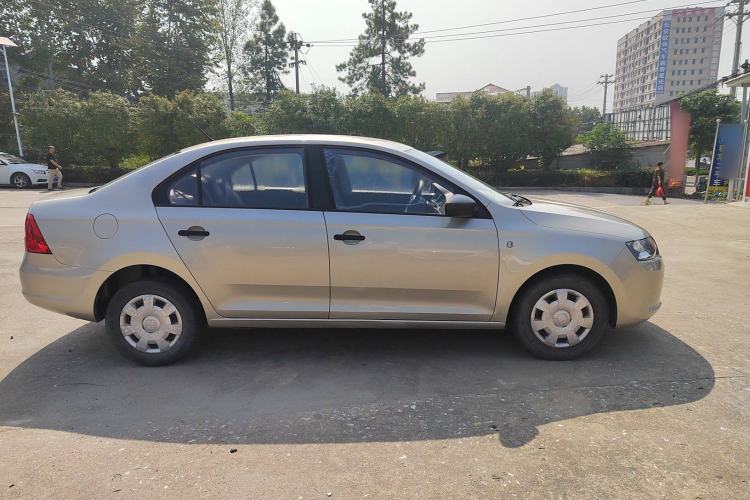 Used Skoda Rapid 2015 1.6L Manual Le Xuan Model Exterior 2