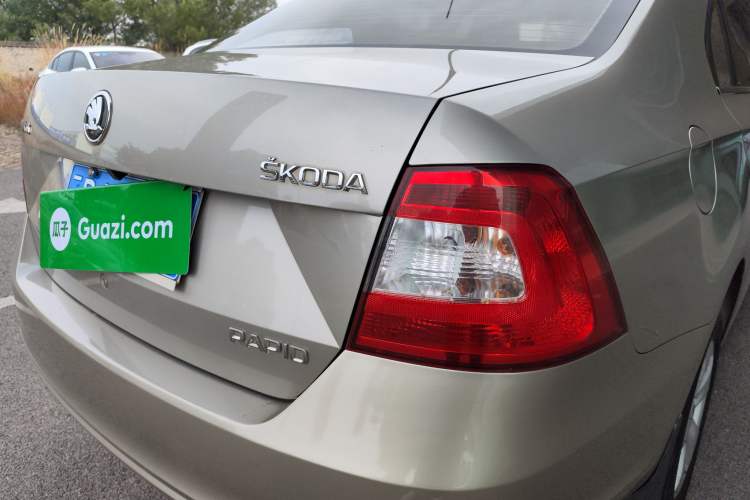 Used Skoda Rapid 2015 1.4L Manual Enjoyment Model Exterior 7