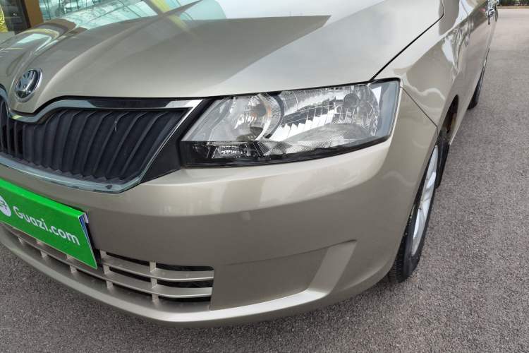 Used Skoda Rapid 2015 1.4L Manual Enjoyment Model Exterior 8