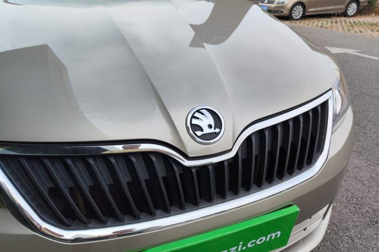 Used Skoda Rapid 2015 1.4L Manual Enjoyment Model Exterior 9