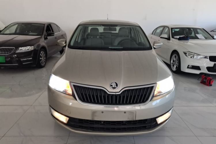Used Skoda Rapid 2015 1.6L Automatic Smart Selection Model Front