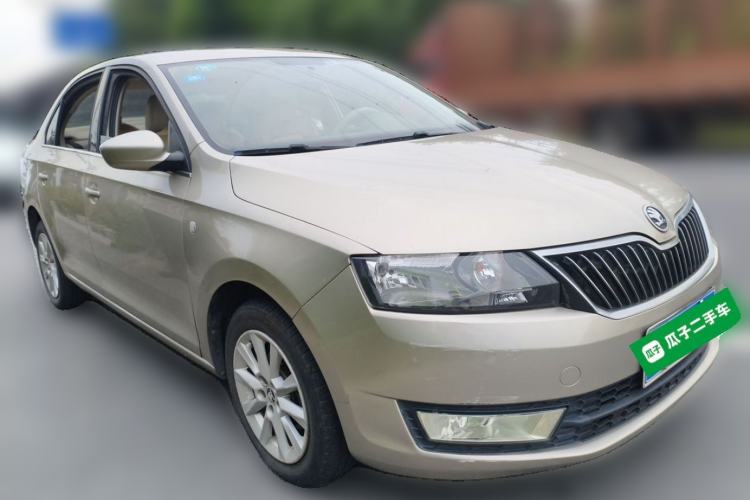 Used Skoda Rapid 2015 1.6L Manual Preferred Model Front Right 45 Deg