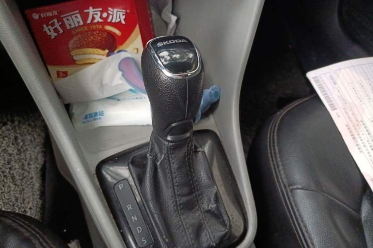 Used Skoda Rapid 2015 1.6L Automatic Enjoyment Selection Model Gear Lever