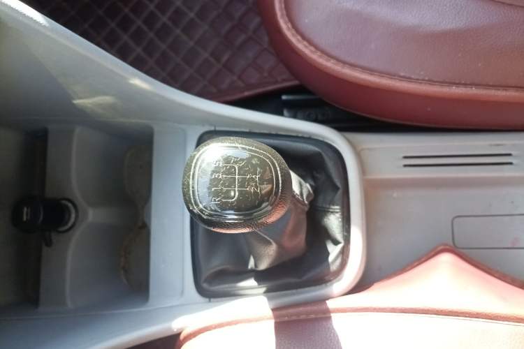Used Skoda Rapid 2015 1.4L Manual Enjoyment Model Gear Lever