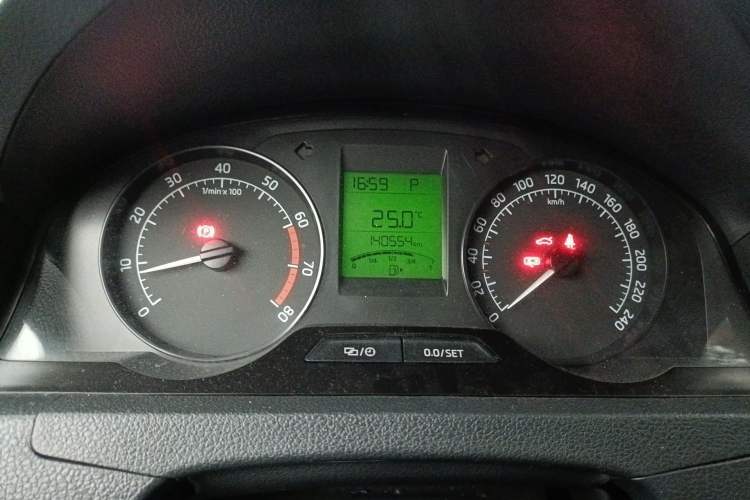 Used Skoda Rapid 2015 1.6L Automatic Enjoyment Selection Model Instrument Cluster