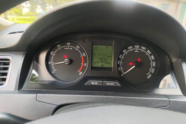 Used Skoda Rapid 2015 1.6L Automatic Smart Selection Model Instrument Cluster