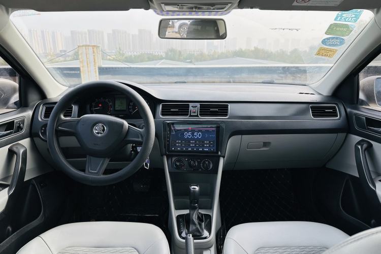 Used Skoda Rapid 2015 1.6L Automatic Smart Selection Model Interior 1