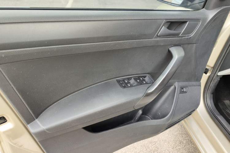 Used Skoda Rapid 2015 1.4L Manual Enjoyment Model Interior 2