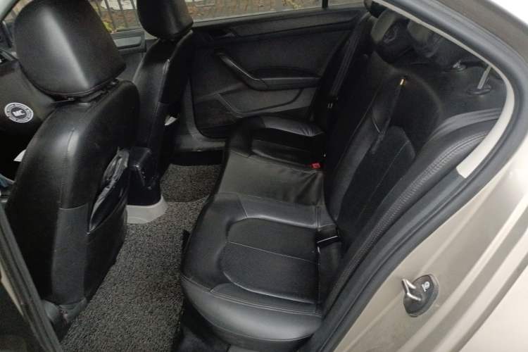 Used Skoda Rapid 2015 1.6L Automatic Enjoyment Selection Model Left Rear Seat