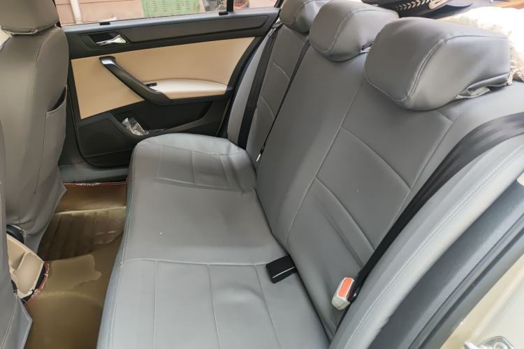 Used Skoda Rapid 2015 1.6L Automatic Smart Selection Model Left Rear Seat