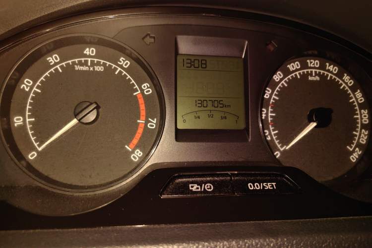 Used Skoda Rapid 2015 1.6L Automatic Smart Selection Model Odometer Close Up
