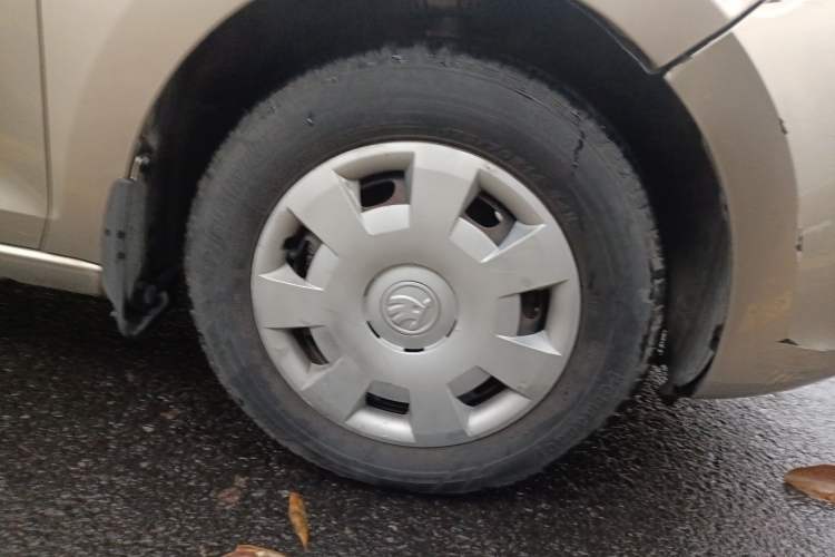 Used Skoda Rapid 2015 1.6L Automatic Enjoyment Selection Model Right Front Wheel Hub