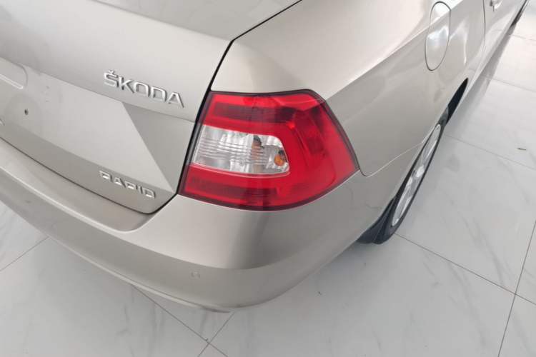 Used Skoda Rapid 2015 1.6L Automatic Smart Selection Model Right Rear Taillight