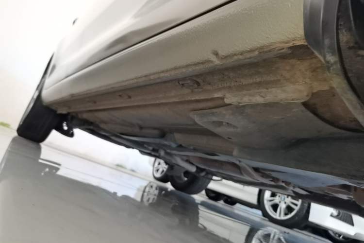 Used Skoda Rapid 2015 1.6L Automatic Smart Selection Model Right Side Sill