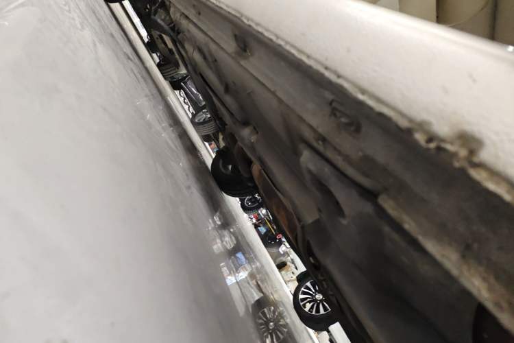 Used Skoda Rapid 2015 1.6L Manual Smart Selection Model Right Side Sill
