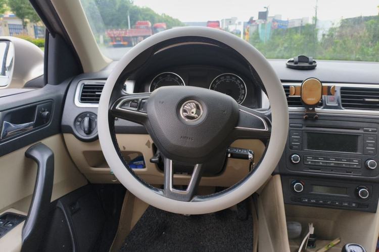 Used Skoda Rapid 2015 1.6L Manual Preferred Model Steering Wheel