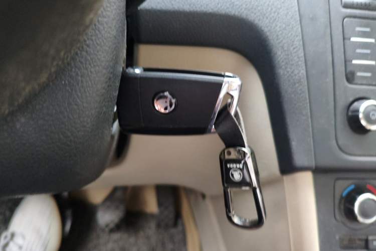 Used Skoda Rapid 2015 1.6L Manual Preferred Model Vehicle Key