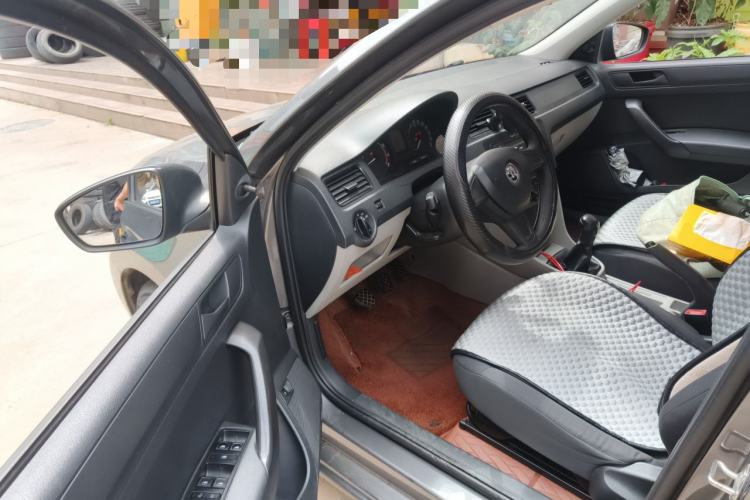 Used Skoda Rapid 2015 1.6L Manual Le Xuan Model Driver Seat