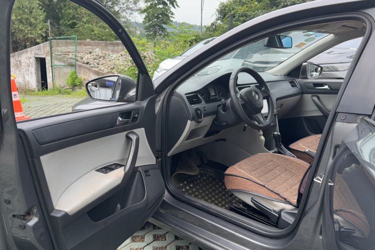 Used Skoda Rapid 2015 1.6L Automatic Smart Selection Model Driver Seat