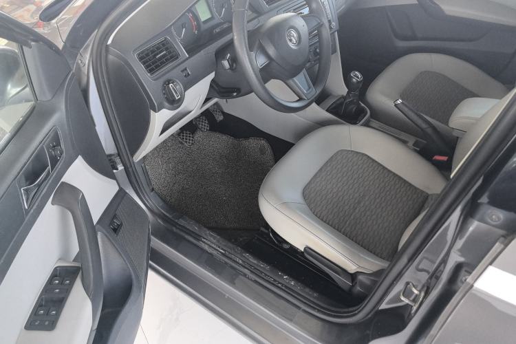Used Skoda Rapid 2015 1.6L Manual Smart Selection Model Driver Seat