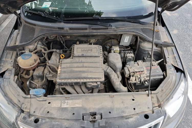 Used Skoda Rapid 2015 1.6L Manual Smart Selection Model Engine Bay