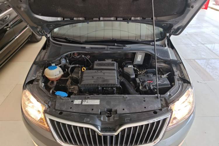 Used Skoda Rapid 2015 1.6L Automatic Preferred Model Engine Bay
