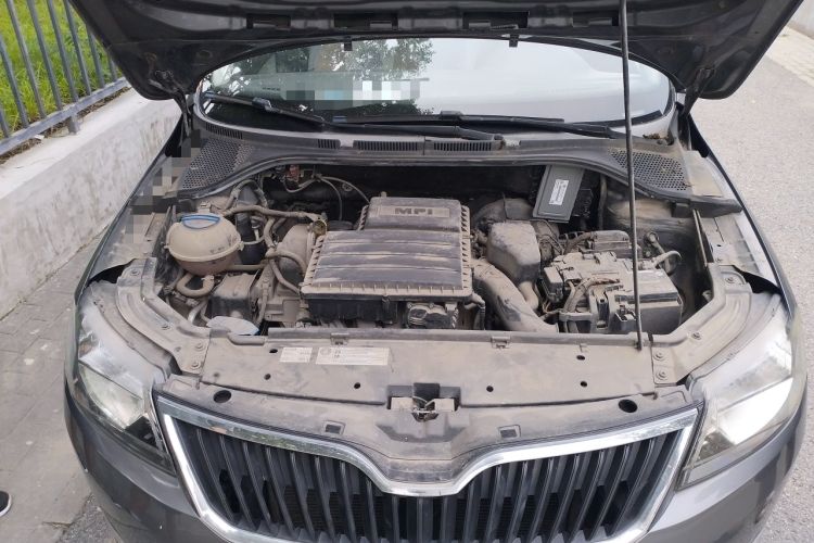 Used Skoda Rapid 2015 1.6L Automatic Smart Selection Model Engine Bay