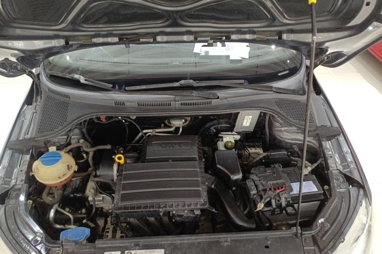 Used Skoda Rapid 2015 1.6L Automatic Smart Selection Model Engine Bay