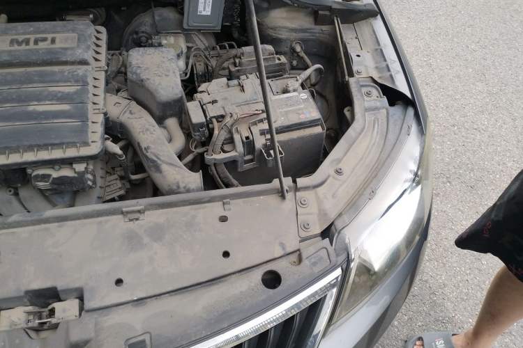 Used Skoda Rapid 2015 1.6L Automatic Smart Selection Model Engine Bay Left