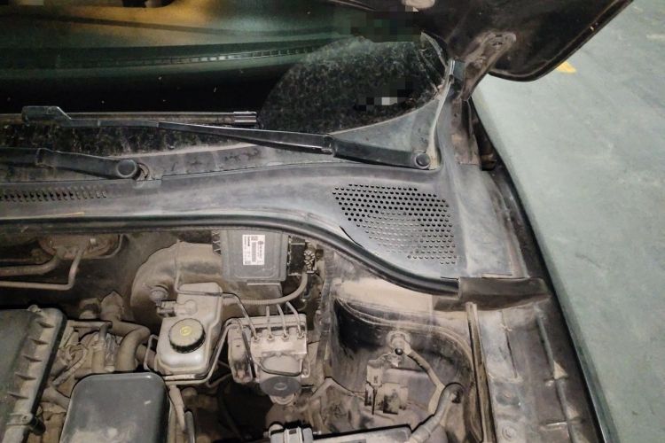 Used Skoda Rapid 2015 1.6L Manual Smart Selection Model Engine Bay Left