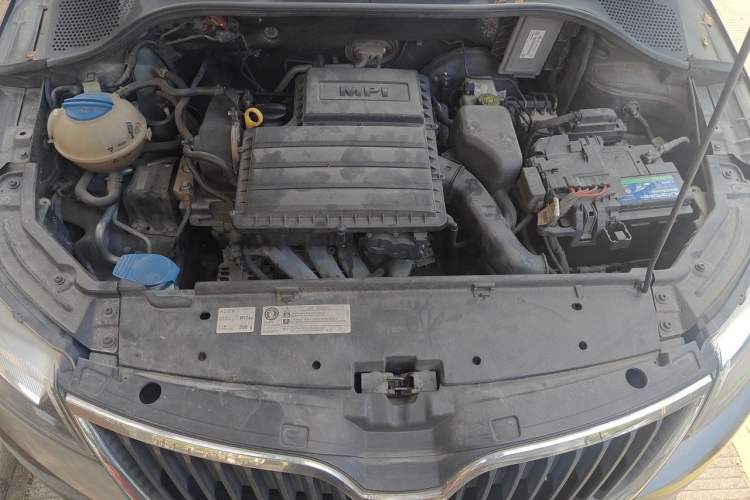 Used Skoda Rapid 2015 1.6L Automatic Smart Selection Model Engine Bay