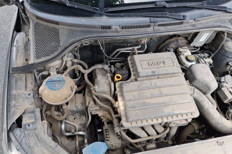 Used Skoda Rapid 2015 1.6L Manual Smart Selection Model Engine Bay Right