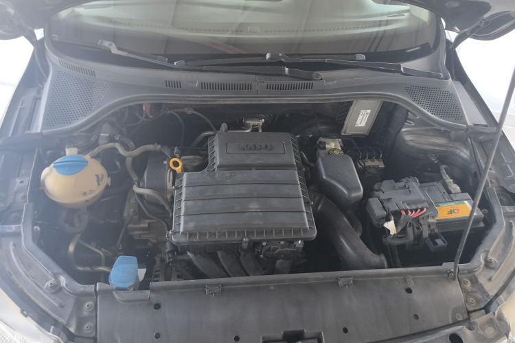 Used Skoda Rapid 2015 1.6L Manual Smart Selection Model Engine Bay