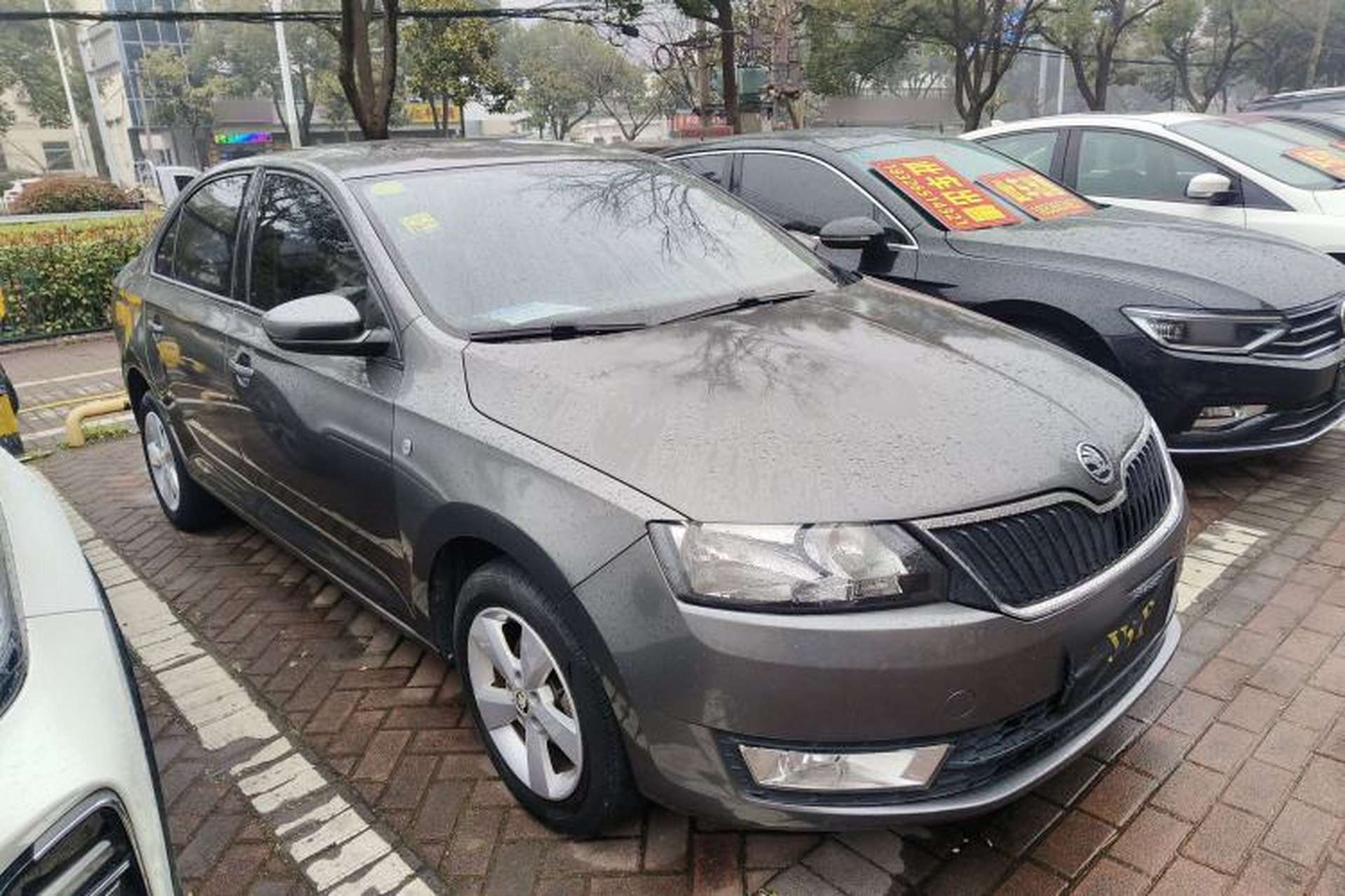 Used Skoda Rapid 2015 1.6L Automatic Smart Selection Model Exterior 1