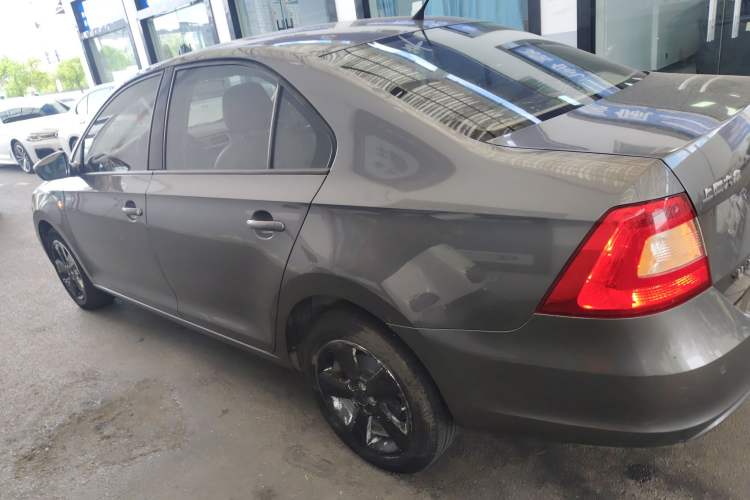 Used Skoda Rapid 2015 1.6L Automatic Smart Selection Model Exterior 3