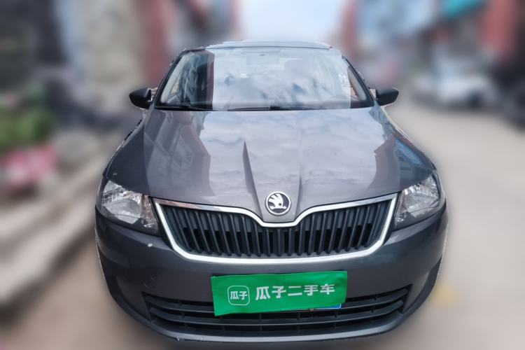 Used Skoda Rapid 2015 1.6L Manual Le Xuan Model Front