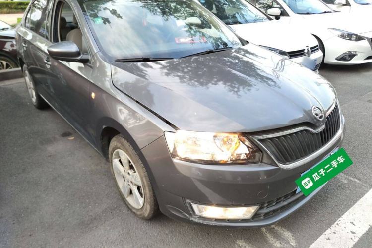 Used Skoda Rapid 2015 1.6L Manual Smart Selection Model Front Right 45 Deg