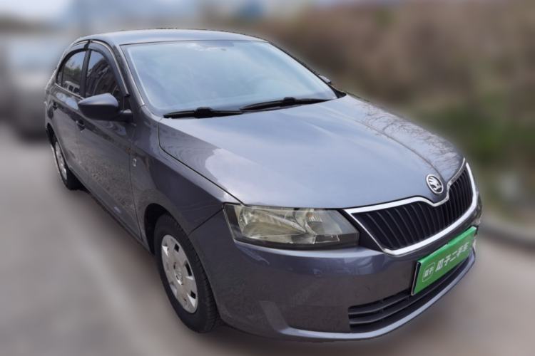 Used Skoda Rapid 2015 1.6L Automatic Enjoyment Selection Model Front Right 45 Deg