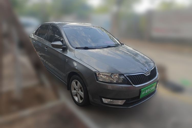 Used Skoda Rapid 2015 1.6L Automatic Smart Selection Model Front Right 45 Deg