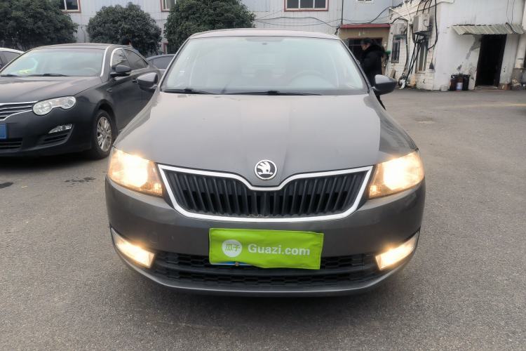 Used Skoda Rapid 2015 1.6L Automatic Smart Selection Model Front