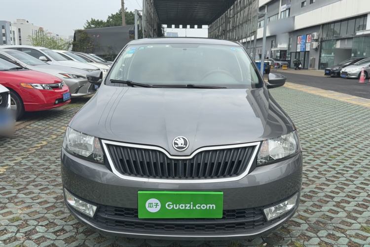 Used Skoda Rapid 2015 1.6L Automatic Smart Selection Model Front