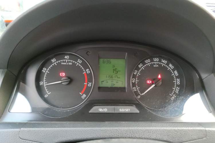 Used Skoda Rapid 2015 1.6L Manual Smart Selection Model Instrument Cluster