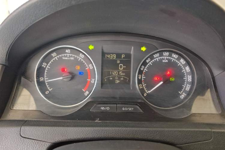 Used Skoda Rapid 2015 1.6L Automatic Preferred Model Instrument Cluster