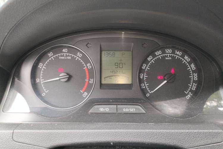 Used Skoda Rapid 2015 1.6L Automatic Smart Selection Model Instrument Cluster