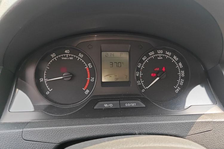 Used Skoda Rapid 2015 1.6L Automatic Smart Selection Model Instrument Cluster